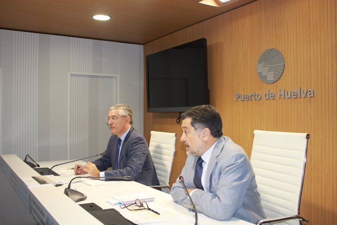 Javier Barrero y el Director del Puerto en rueda de prensa