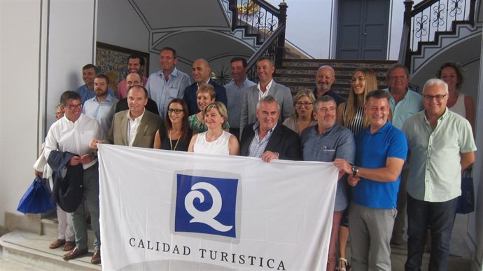 Entrega de banderas Q de Calidad Turística