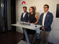 Arrimadas (C's) critica que PP y PSOE quieran dar grupo propio a CDC que "se salta la ley"