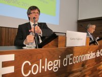 Puigdemont muestra "apoyo y complicidad" a Forcadell tras el requerimiento del Gobierno