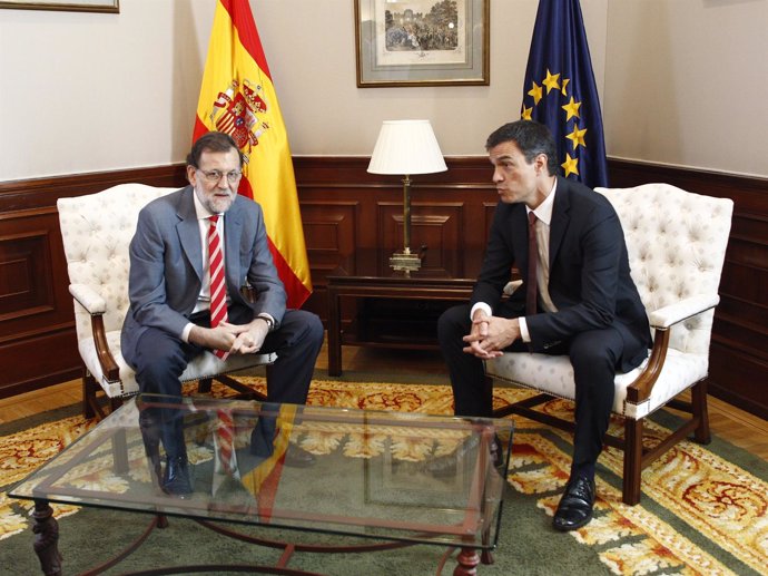 Rajoy se reúne con Pedro Sánchez en el Congreso