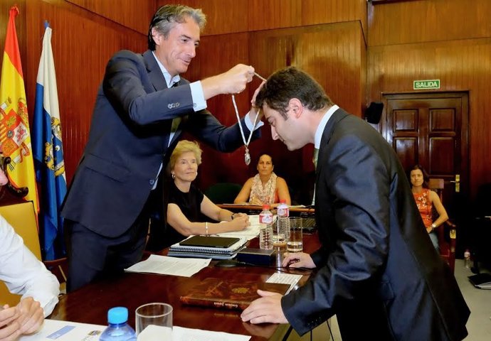 Daniel Portilla toma posesión de su acta de concejal 