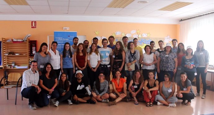 Grupo de voluntarios y voluntarias procedentes de Europa