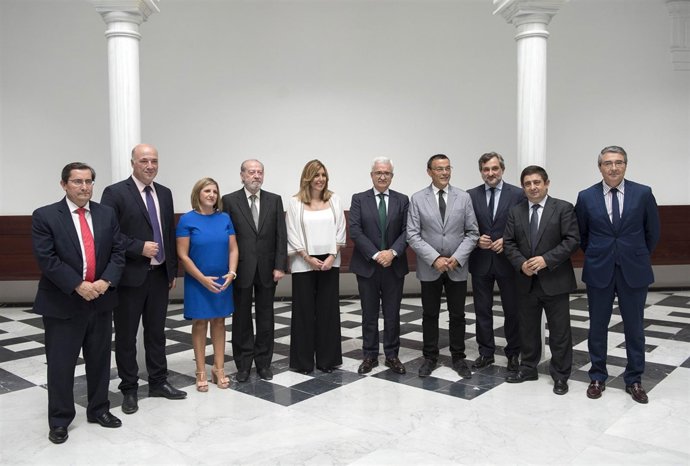 El diputado Ángel Escobar participa en la reunión de materiales del PFEA.