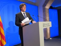 Puigdemont presenta la ley exprés de emergencia social y espera aprobarla con "prontitud"