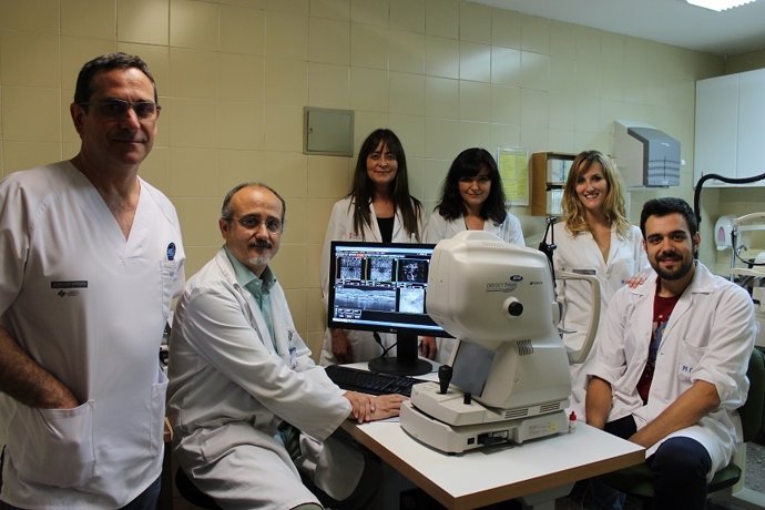 El Hospital Clínico pide extremar medidas de higiene en el uso de lentillas