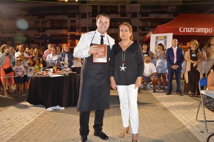 Alexandru Irimea vencedor en el IV concurso de cortadores de jamón en Punta