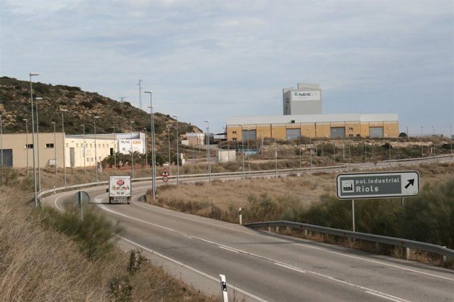 Acceso al polígono industrial de Riols, en Mequinenza