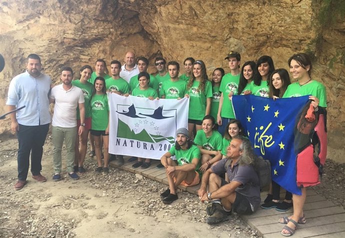 Jóvenes de varias CCAA recuperan el bosque ribereño del Segura