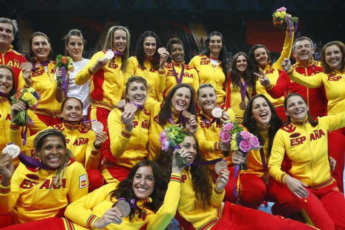 La selección femenina de balonmano con su bronce de Londres 2012