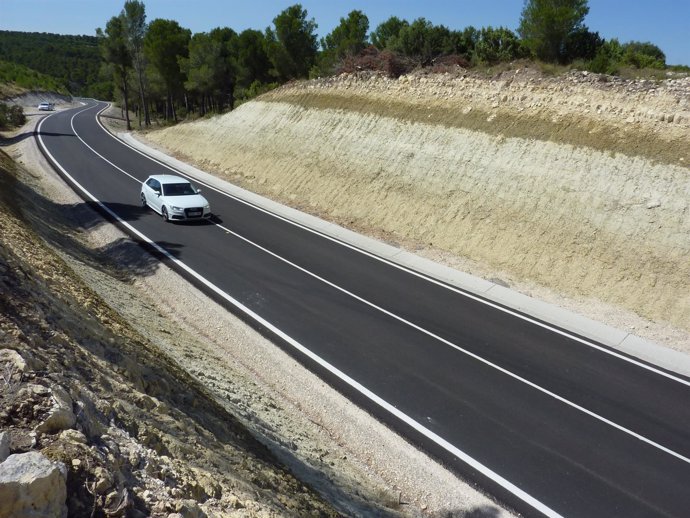 La DPZ ha arreglado la carretera CV-624 entre Valmadrid y La Puebla de Albortón