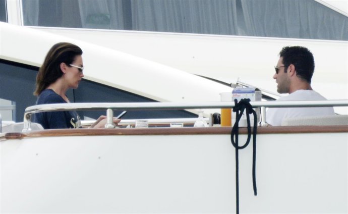 NIEVES ÁLVAREZ Y UN AMIGO