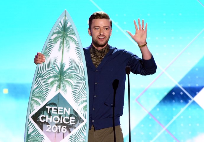 Justin Timberlake recibe su Decade Award en los Teen Choice Awards 2016 