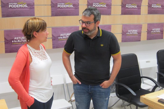 Xuacu Rodríguez y Patricia Díaz de Podemos Asturias.