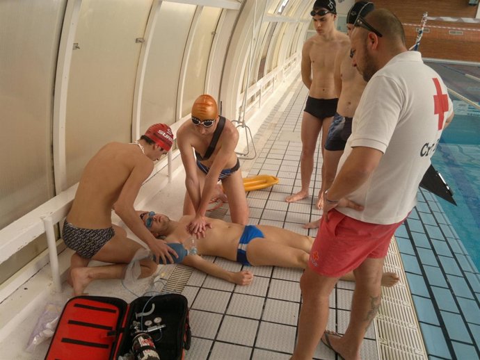 Curso de socorrismo acuático de Cruz Roja