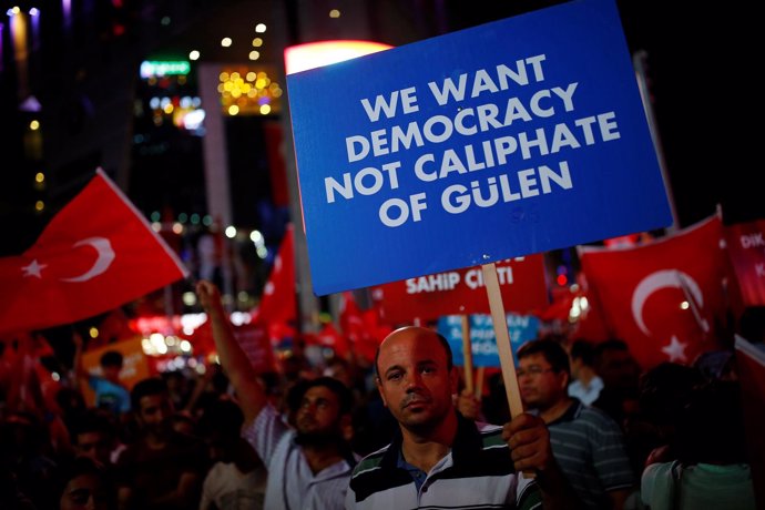 Manifestación en apoyo al Gobierno turco y al presidente Erdogan