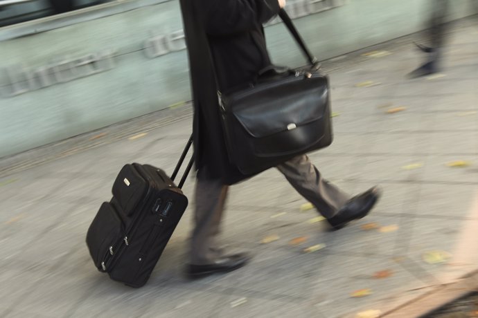 Equipaje de mano, maletas, pasajero, aeropuerto