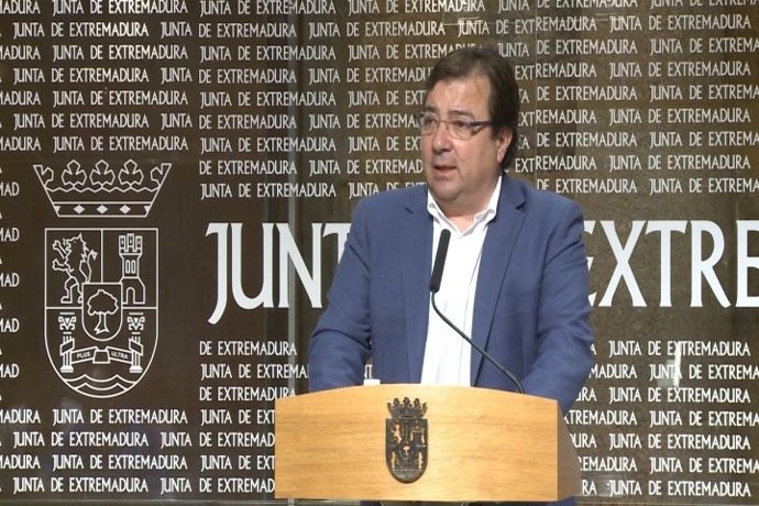 Guillermo Fernández vara en rueda de prensa