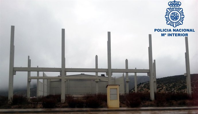 Una  de las naves a medio construir