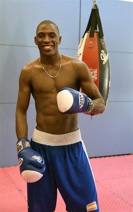 Youba Sissokho, boxeador español antes de viajar a Río 