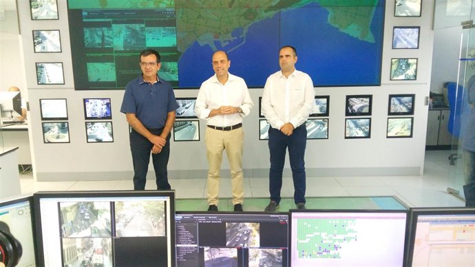 Vicente Linares, Gabriel Echávarri y Carlos Giménez