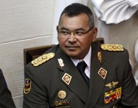 Maduro reestructura su equipo y nombra tres nuevos ministros