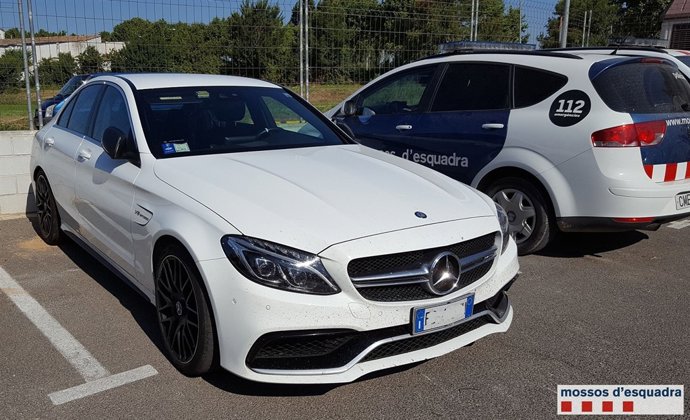 Coche inmovilizado en la comisaría de los Mossos en Lleida