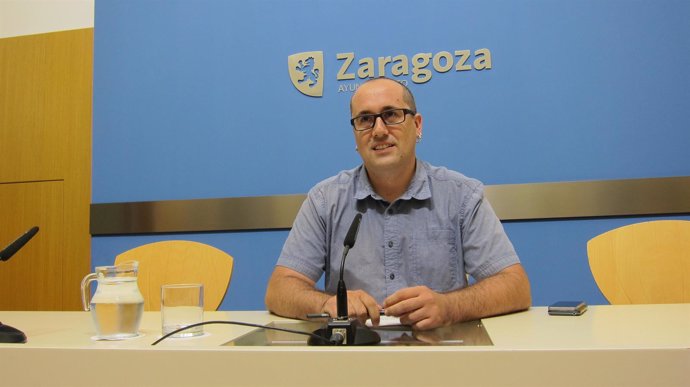 El consejero de Servicios Públicos y Personal de Zaragoza, Alberto Cubero