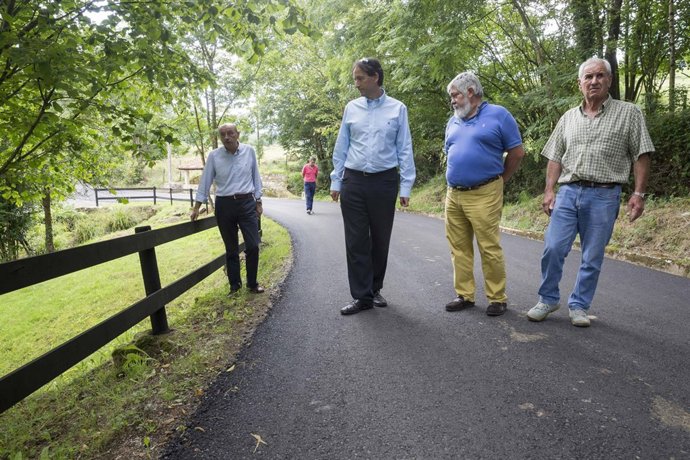 Mazón visita la carretera tras concluir los trabajos