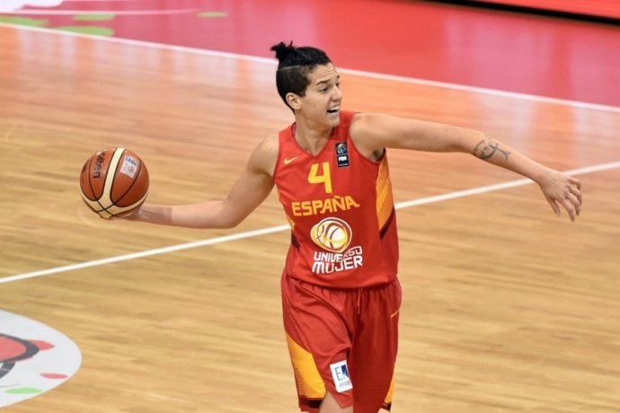 Laura Nicholls, partido Croacia-España