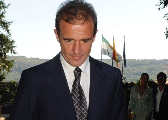 Alessandro Lequio cabizbajo