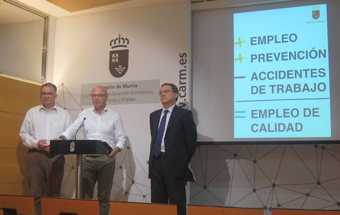 Navarro, Hernández y Martínez