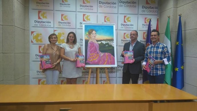 Barbero (centro) durante la presentación de la Feria Real