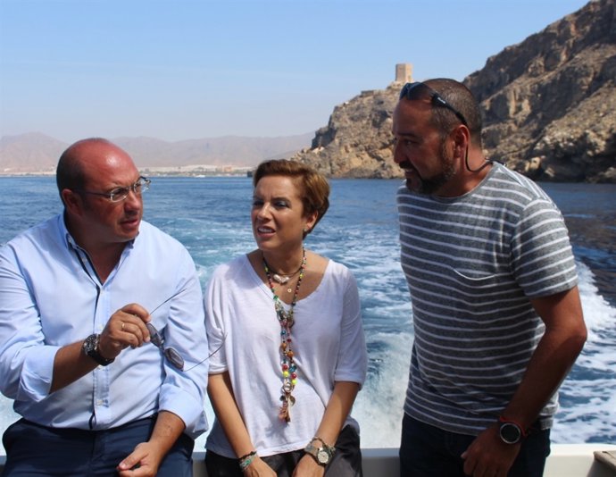 Sánchez realiza una visita a la reserva marina de cabo Tiñoso