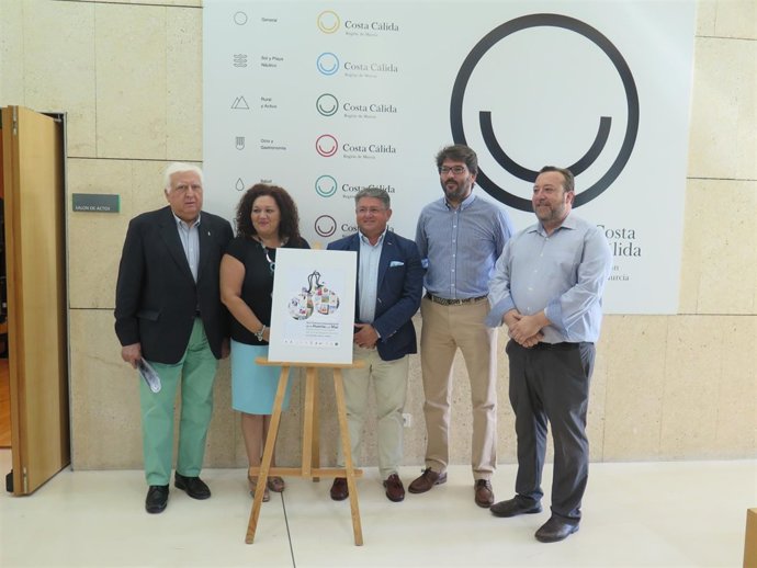 Foto de la presentación del cartel y la programación  de la Semana