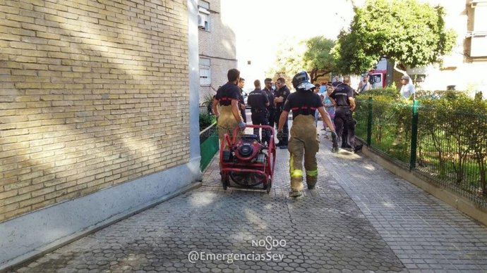 Imagen de la actuación de los bomberos.