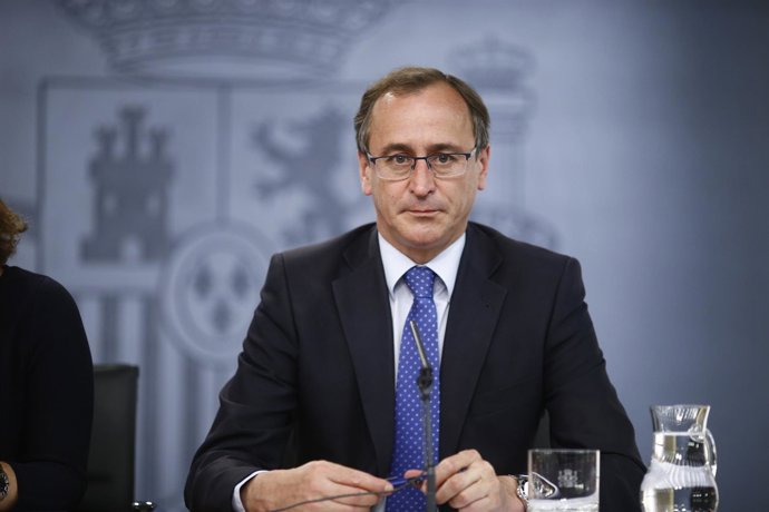 Alfonso Alonso tras el Consejo de Ministros
