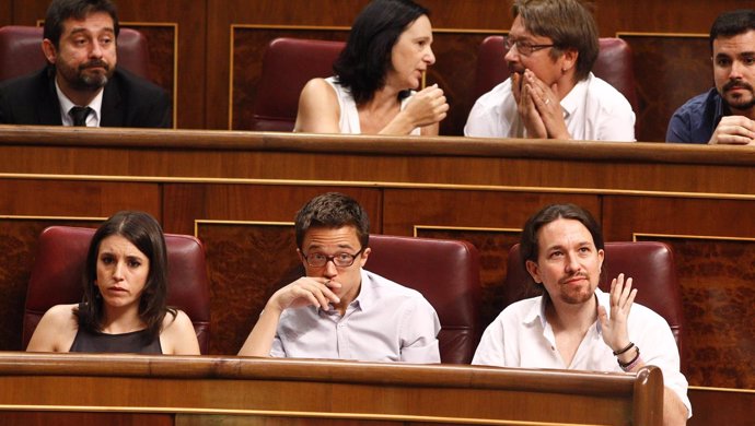 Irene Montero, Íñigo Errejón, Pablo Iglesias y diputados de Unidos Podemo