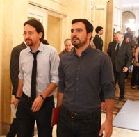Garzón avisa a Podemos de que "obcecarse" en la fórmula jurídica de En Marea es un error