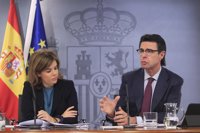 PSOE pone en duda la pensión de Soria como exministro: ¿De verdad no tiene más ingresos?