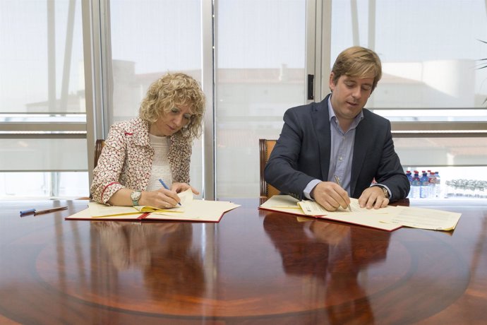 Díaz Tezanos y Diestro firman el acuerdo