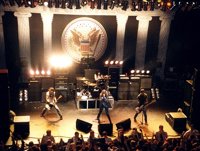 Y el punk se acabó: Así fue el concierto final de los Ramones