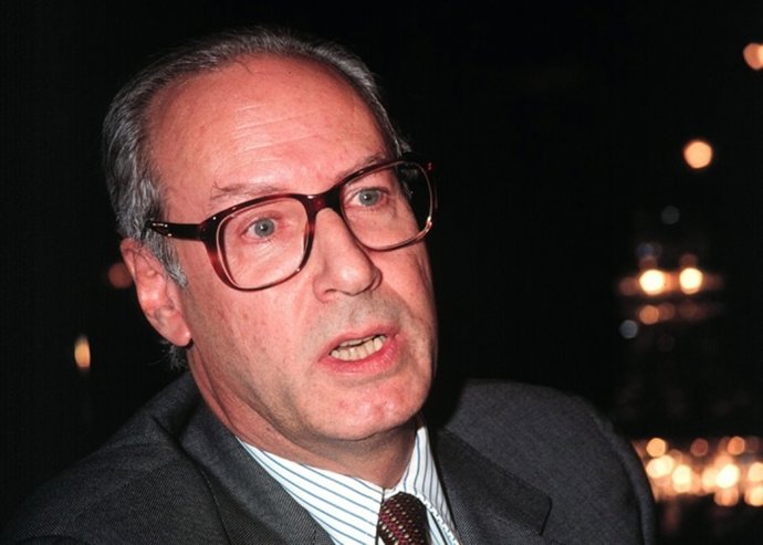 EL HIJO DE MIGUEL BOYER OFRECE SU ENTREVISTA MÁS CRÍTICA SOBRE SU PROGENITOR