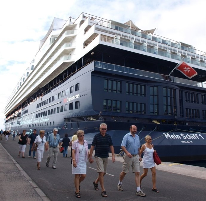 Cruceristas en el puerto de Santa Cruz