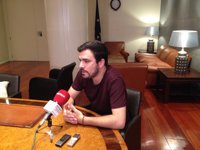 Garzón insta a Sánchez a buscar un Gobierno de izquierdas sin esperar a que pierda Rajoy