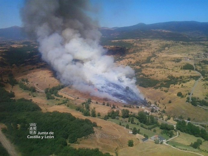Imagen del incendio en Socil (León)