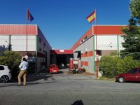 Desalojados 100 trabajadores por un incendio en el polígono de Toledo