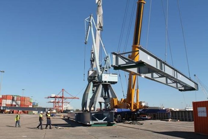 Las piezas que se han transportado a Cardiff para la estructura de un viaducto