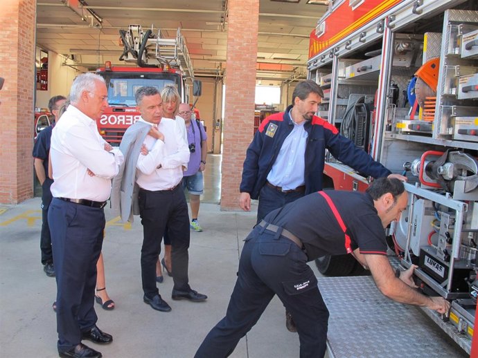 Ceniceros visita parques bomberos CEIS Arnedo y Calahorra