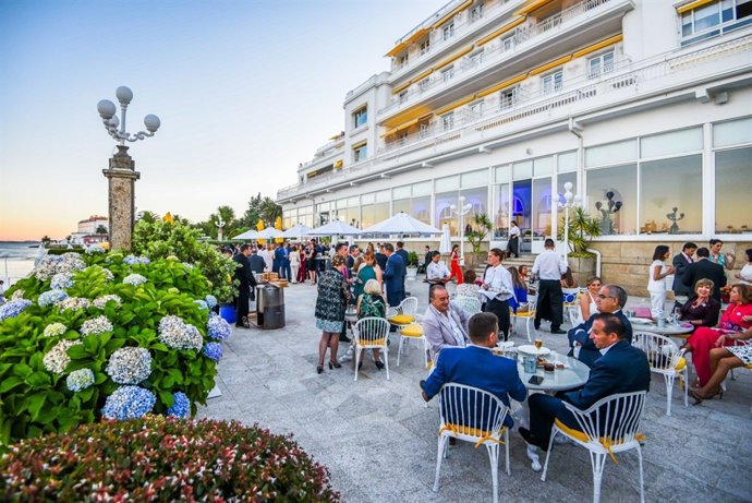 Ndp. La Gala Solidaria En Beneficio De La AECC Reúne A 200 Personas En El Eurost